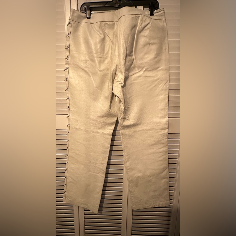 Absolutely Beautiful Solid Winter White Lined Pan… - image 8